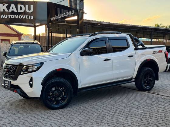 NISSAN FRONTIER 2.3 16V TURBO DIESEL PRO4X CD 4X4 AUTOMÁTICO